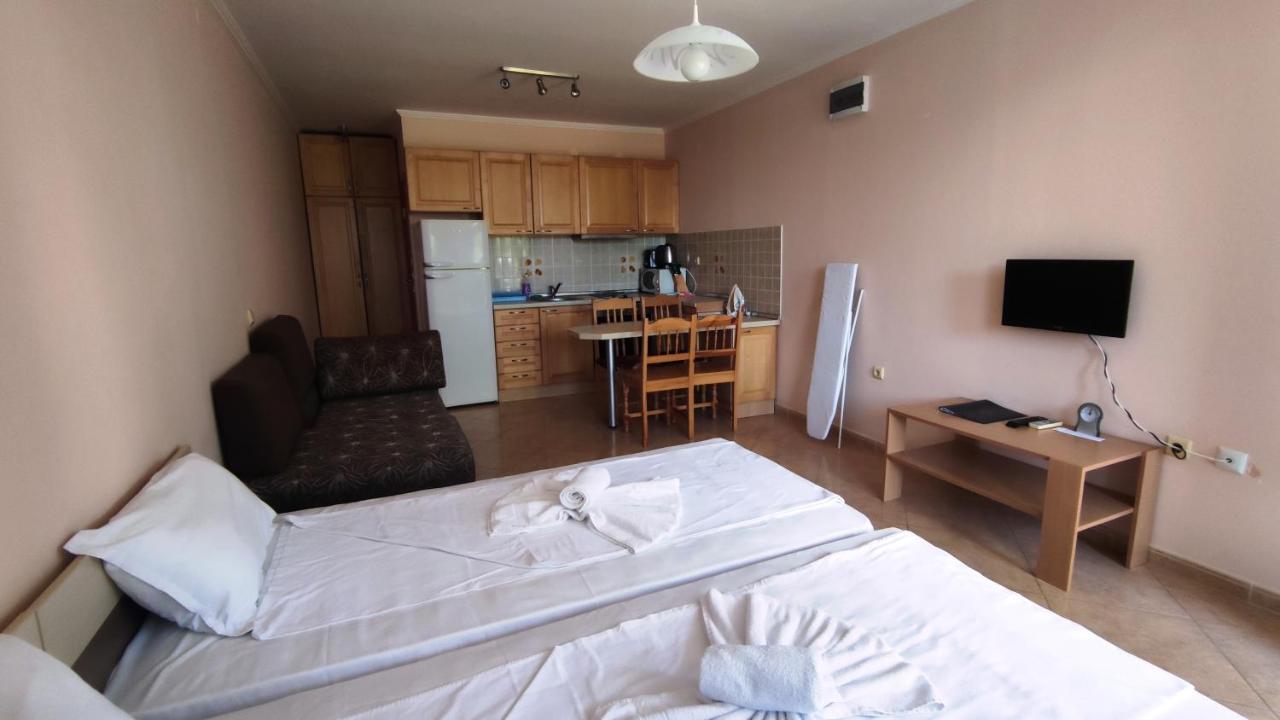 Marina Delfin Apartments - Top Location & Pet Friendly Sveti Vlas Εξωτερικό φωτογραφία