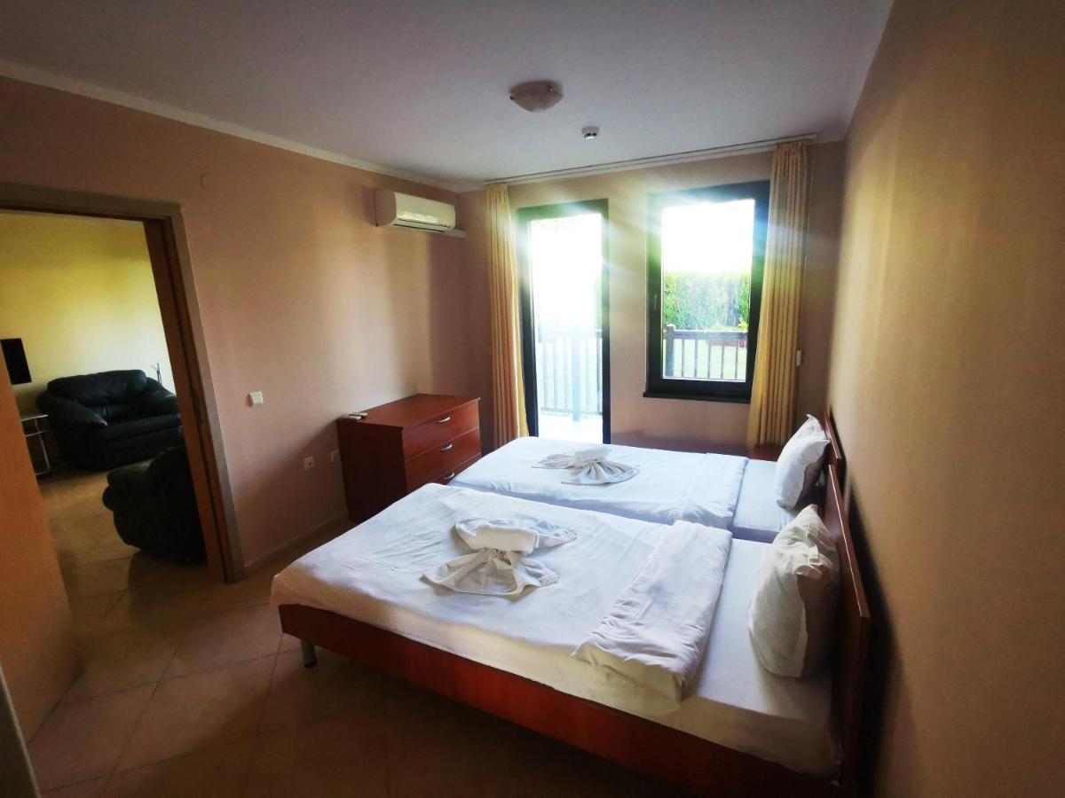 Marina Delfin Apartments - Top Location & Pet Friendly Sveti Vlas Εξωτερικό φωτογραφία