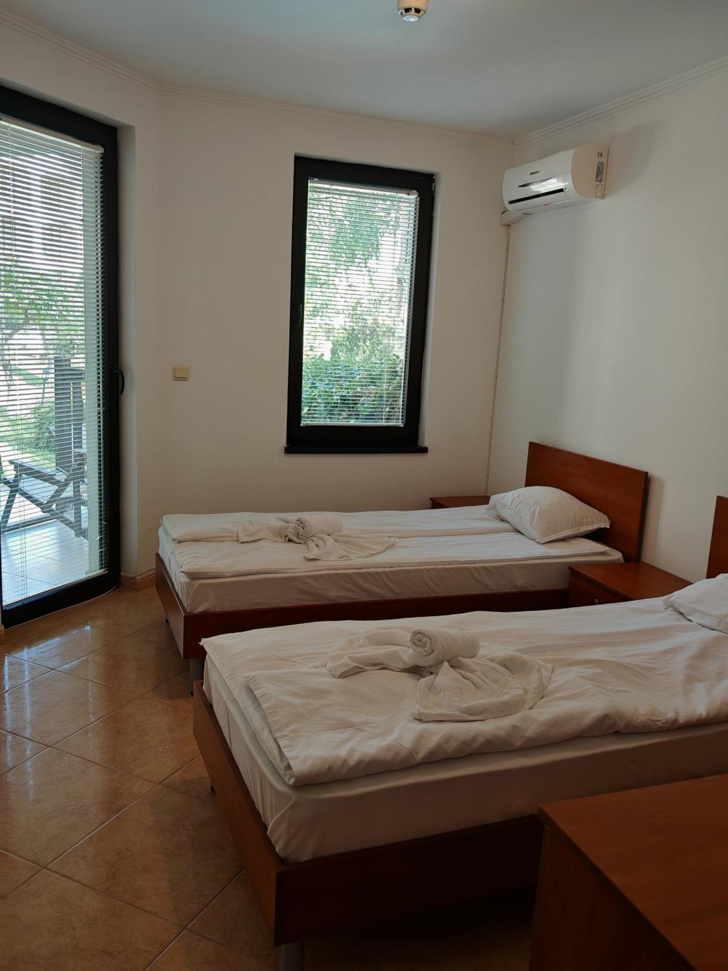 Marina Delfin Apartments - Top Location & Pet Friendly Sveti Vlas Εξωτερικό φωτογραφία