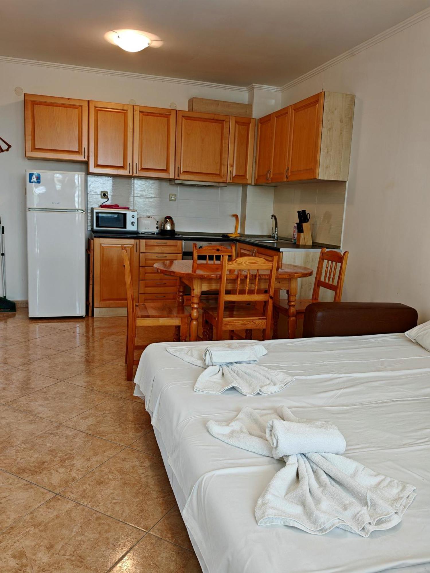 Marina Delfin Apartments - Top Location & Pet Friendly Sveti Vlas Εξωτερικό φωτογραφία